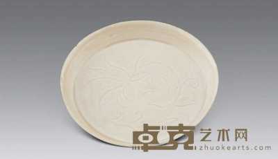 宋 定窑白釉刻花碟 口径12.8cm；底径10.5cm